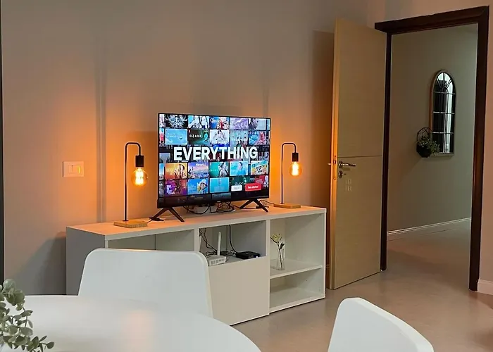 In Center Of Tirana! Lägenhet Tirana